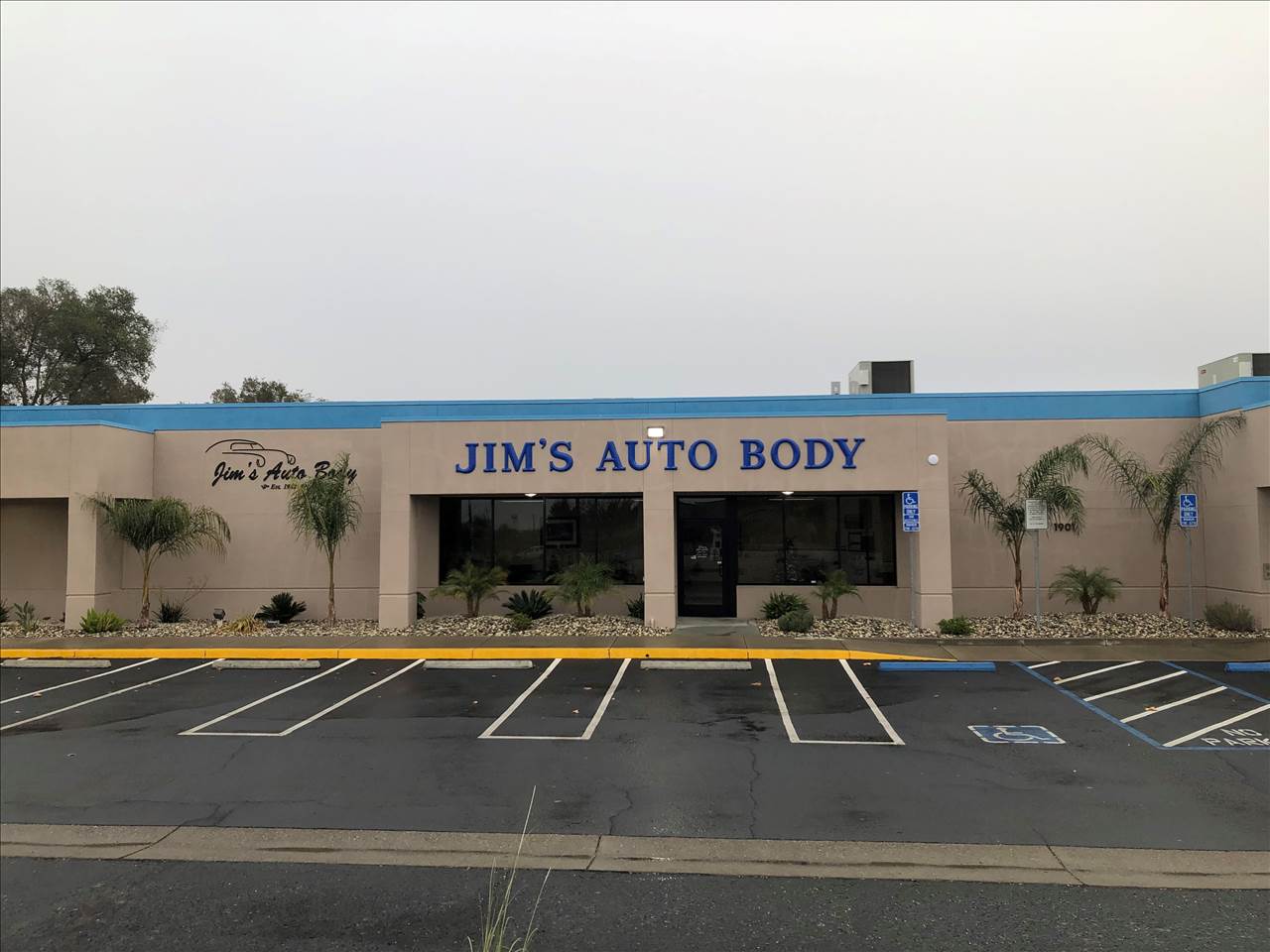 Exterior of Jim's Auto Body Shop - antioch collision center